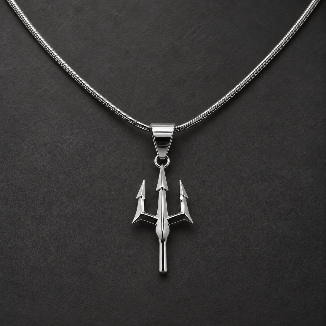 Necklace 1383 — product photograph