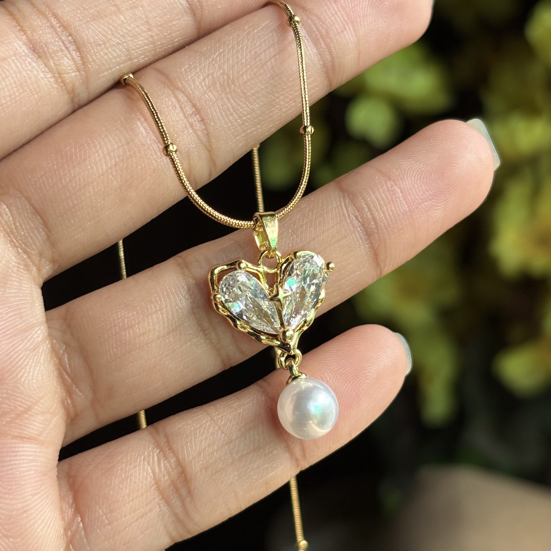 Necklace 084 - alternate view