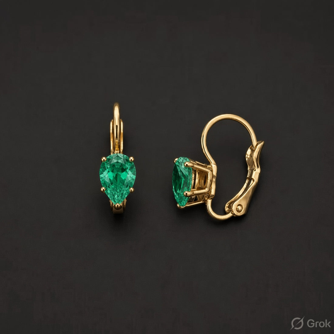 Earrings 647 — product photograph