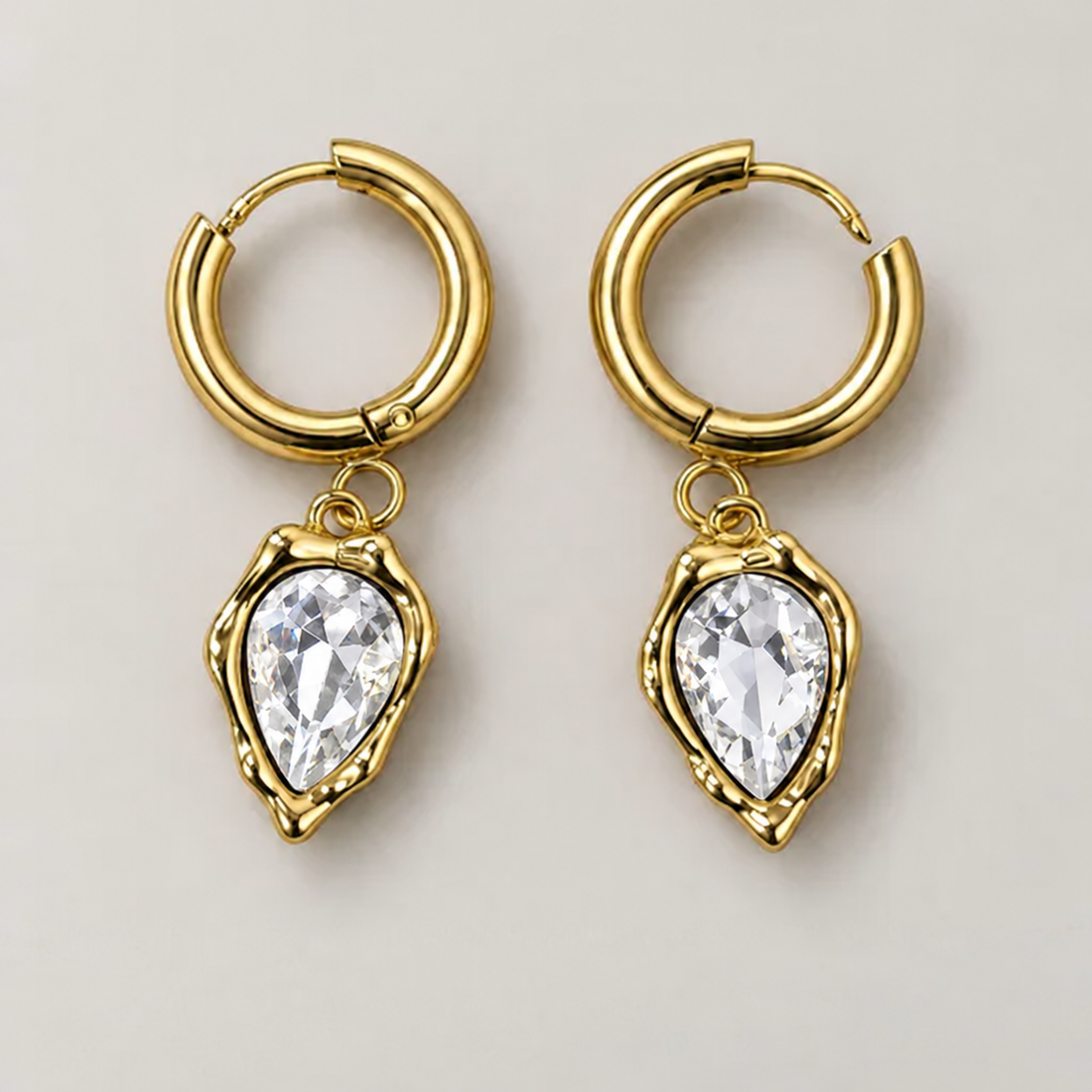 Earrings 683 — product photograph