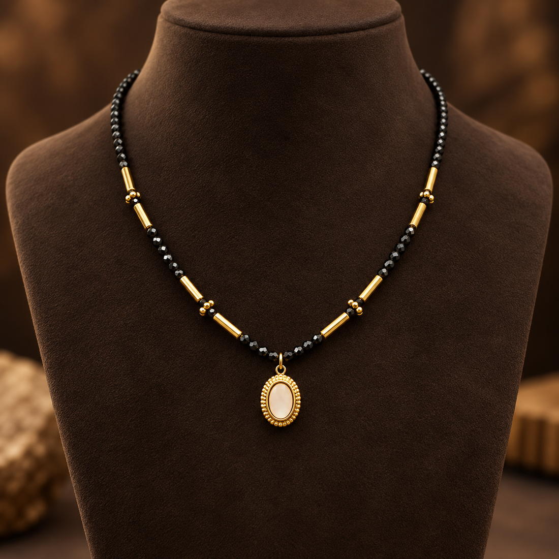 Necklace 1457 — product photograph