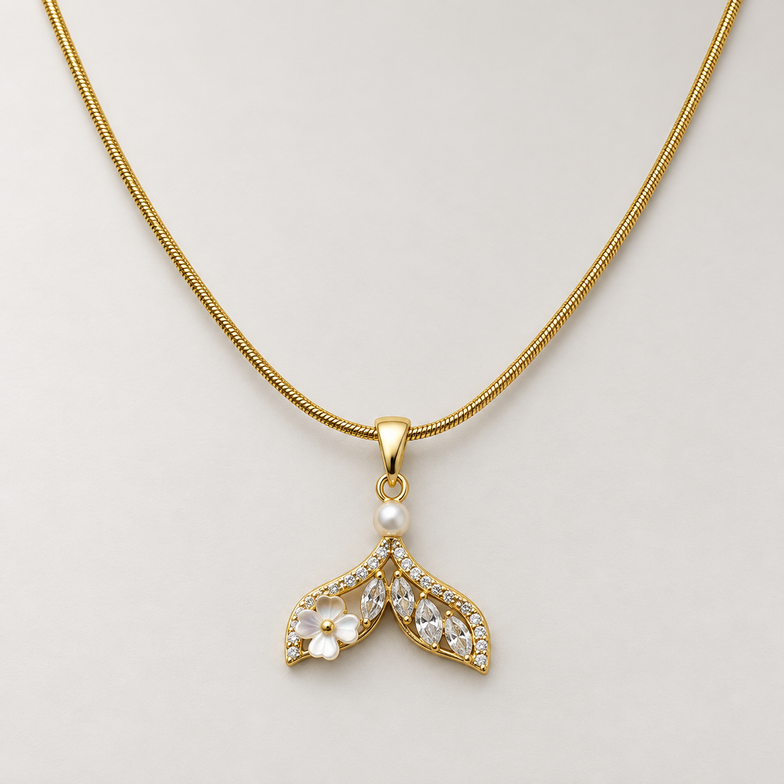 Necklace 1390 — product photograph