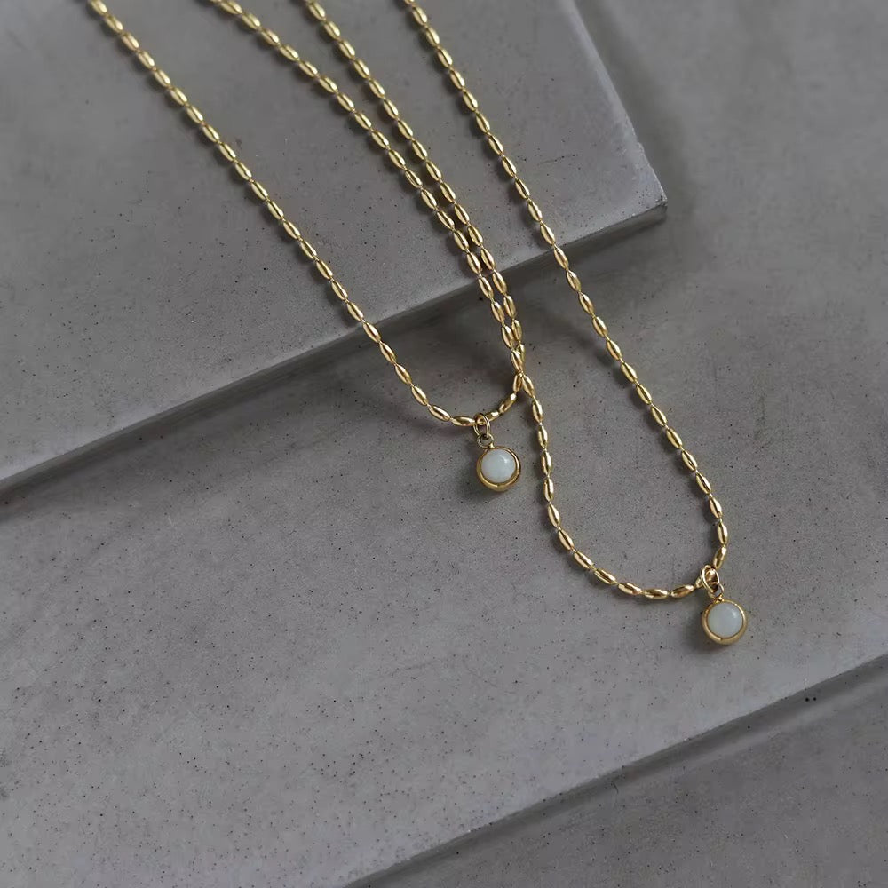 Necklace 1353 — product photograph