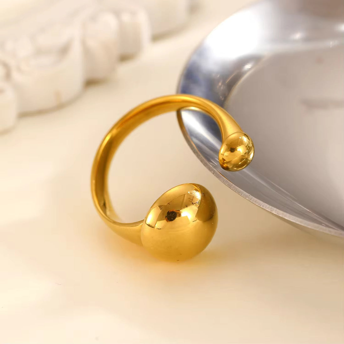 Rings 095 - alternate view