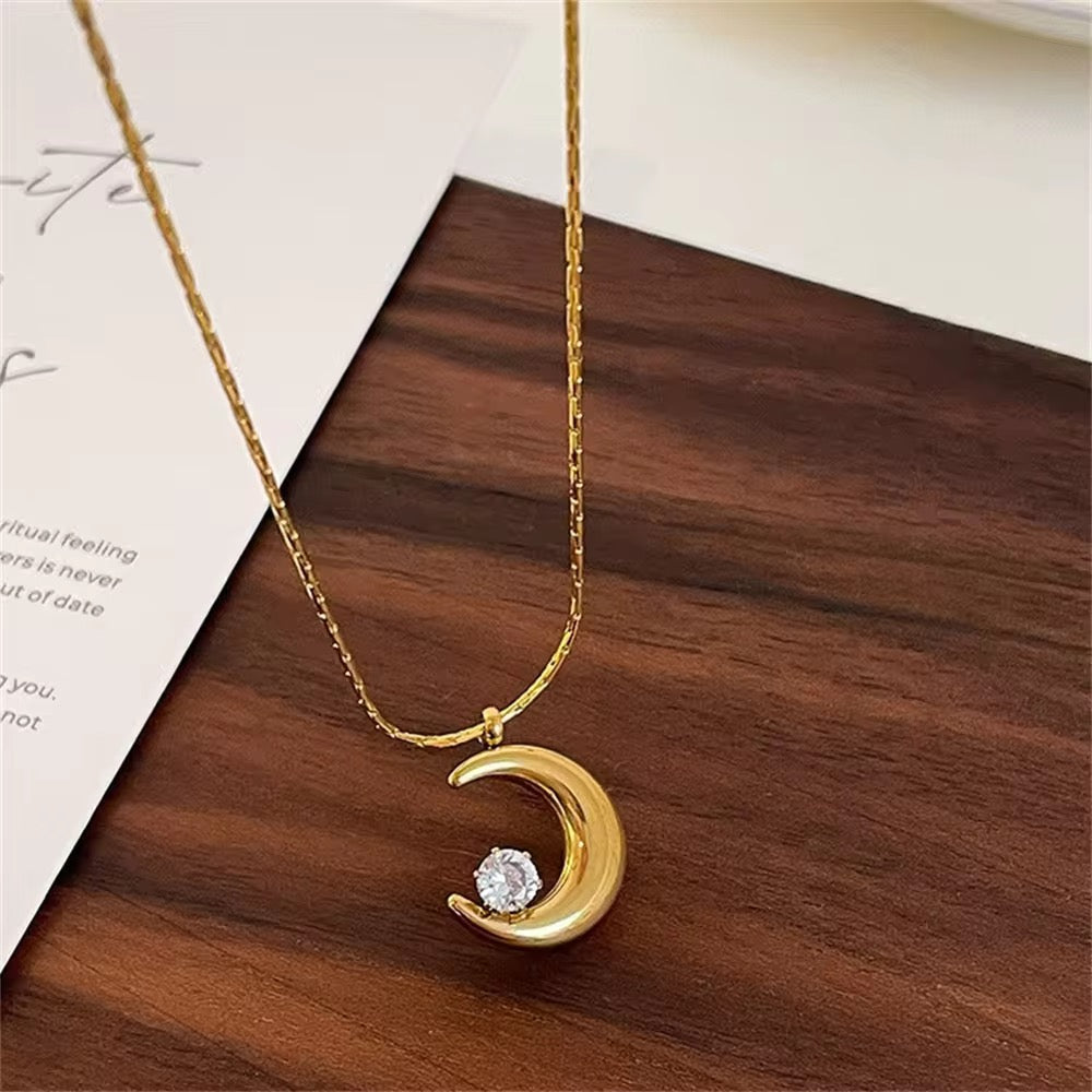 Necklace 576 - alternate view
