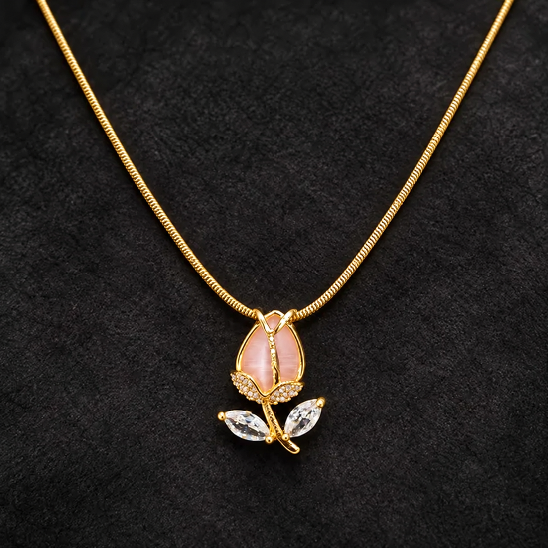 Necklace 1831 — product photograph