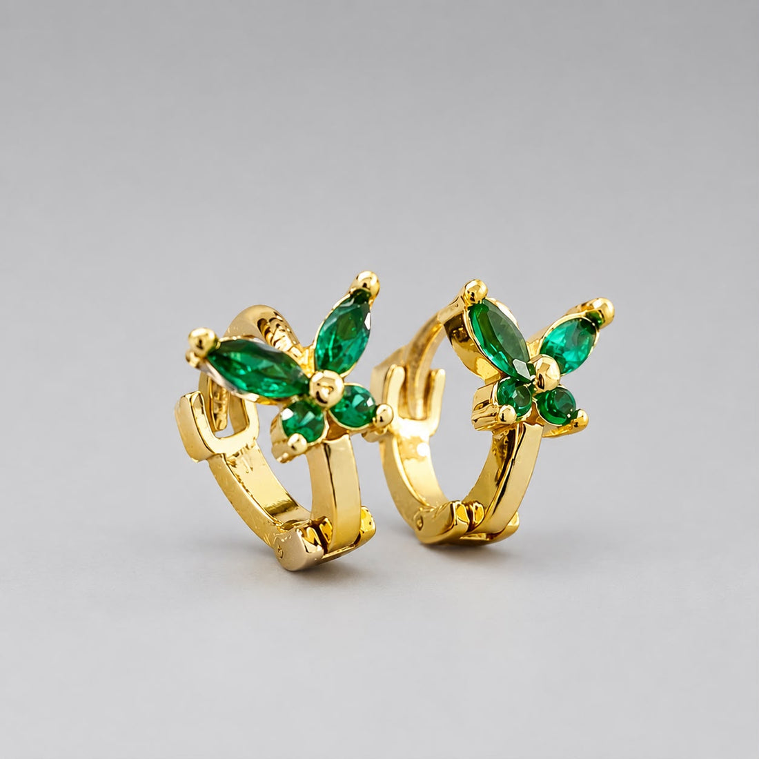 Earrings 570 (Small - Huggies)