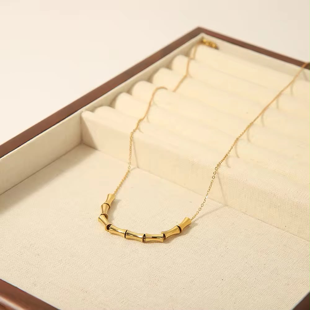 Necklace 834 - alternate view