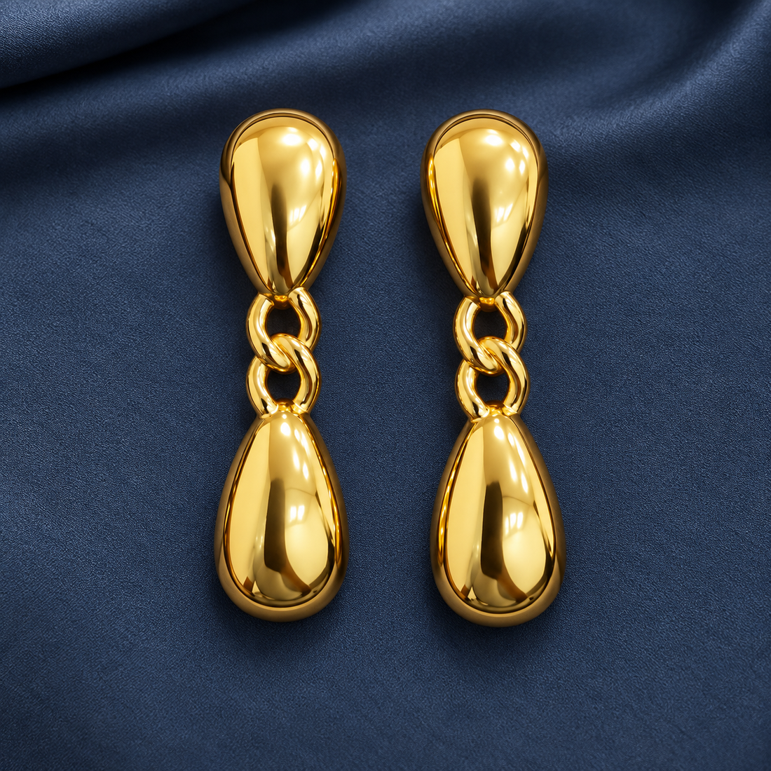 Earrings 824 — product photograph