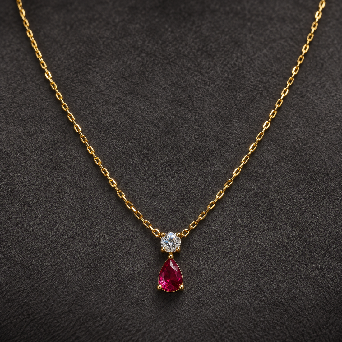 Necklace 1943 — product photograph