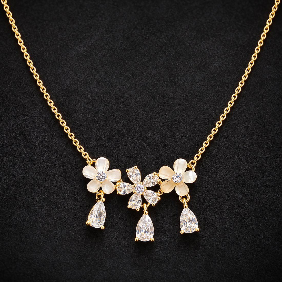 Necklace 1908 — product photograph