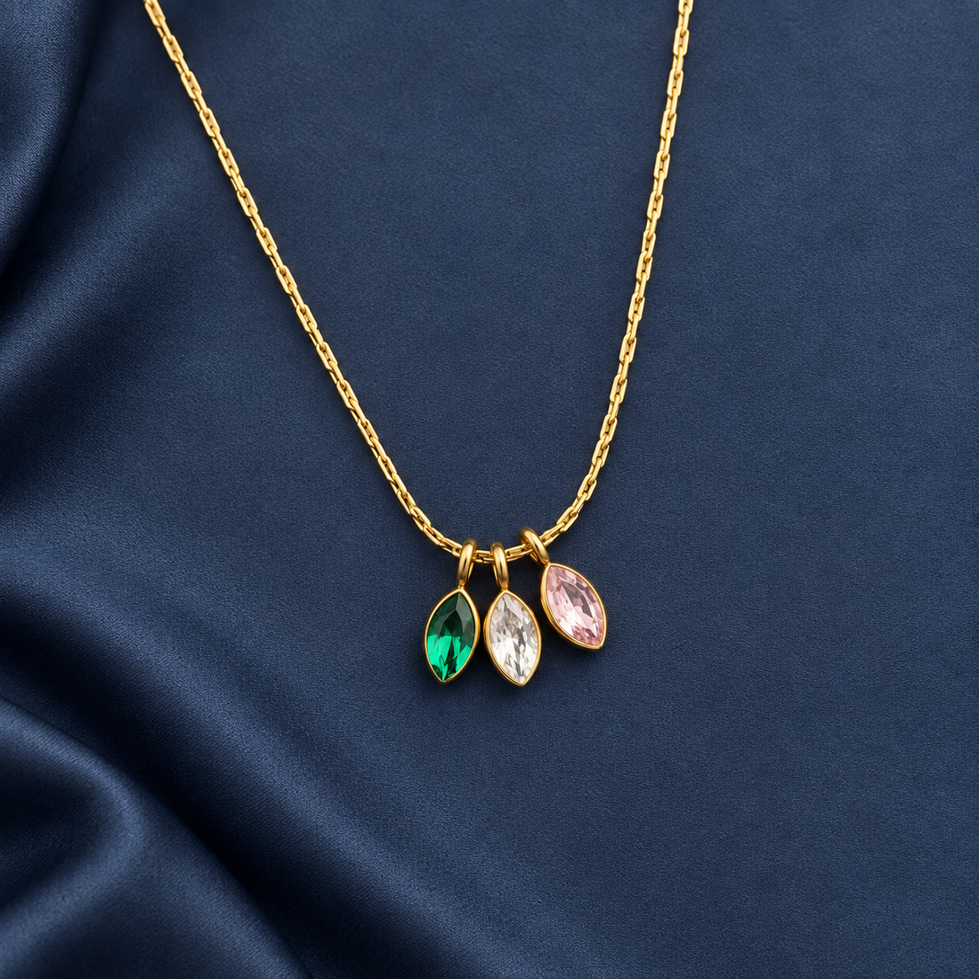 Necklace 1557 — product photograph