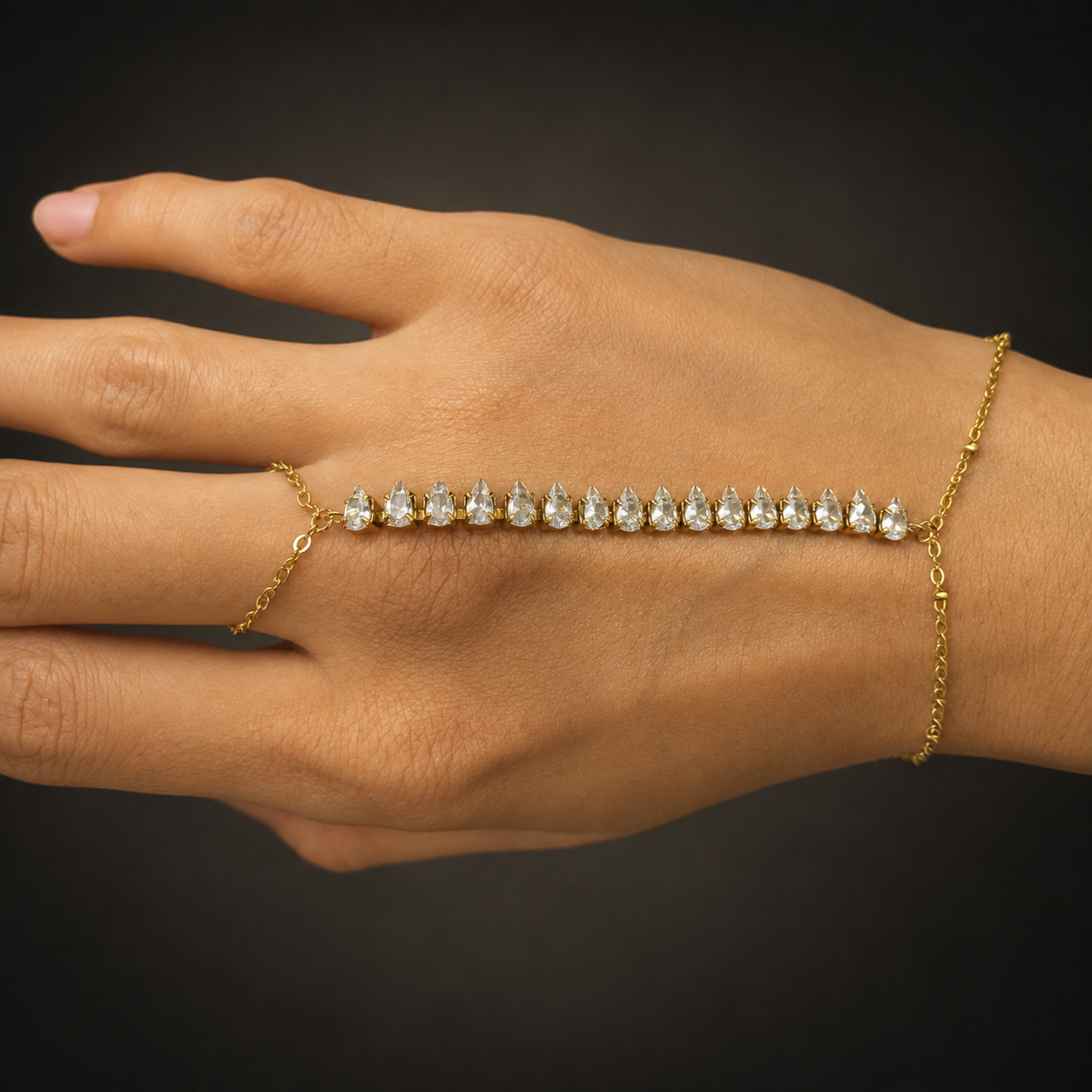 Hand Chain 069 — product photograph