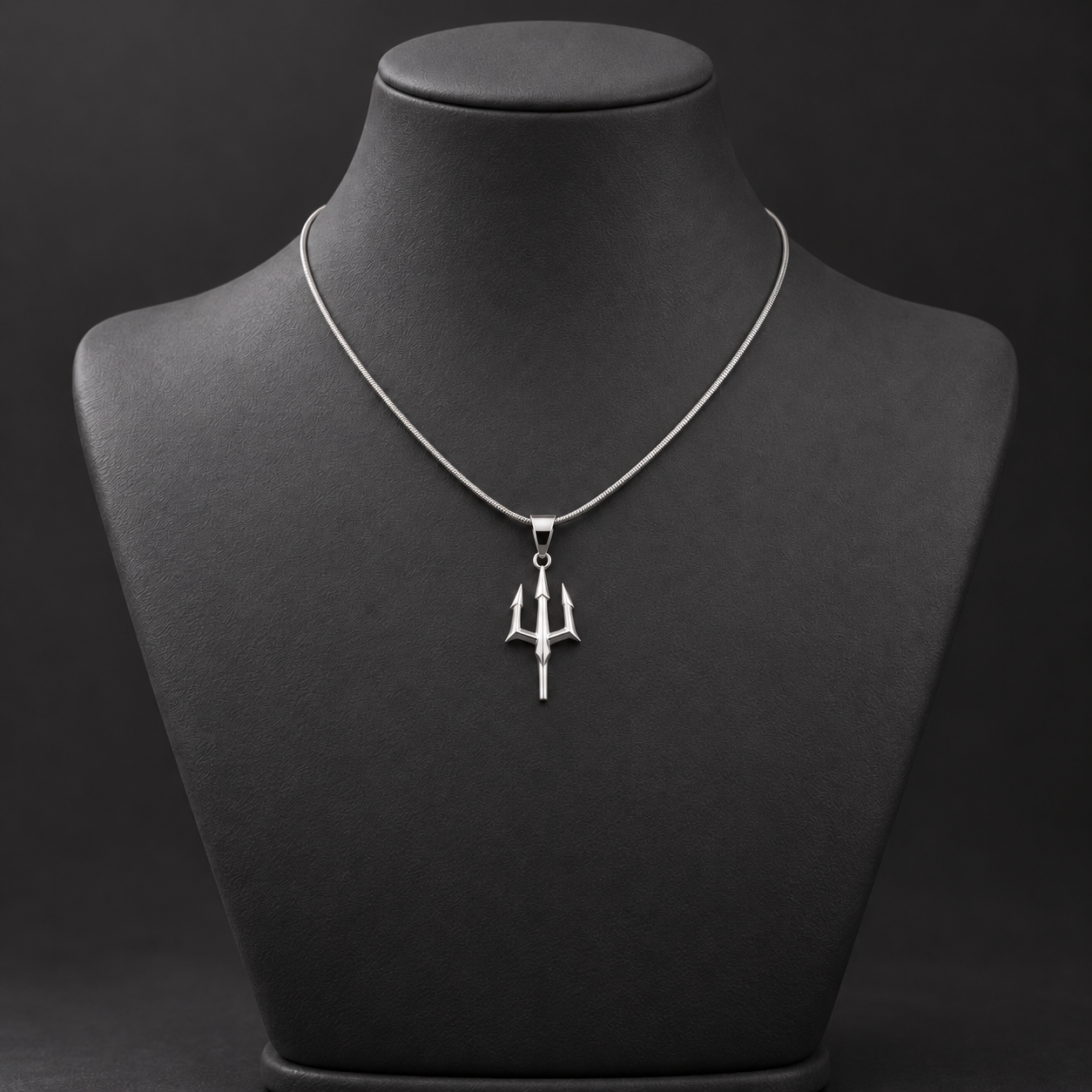 Necklace 1383 — product photograph
