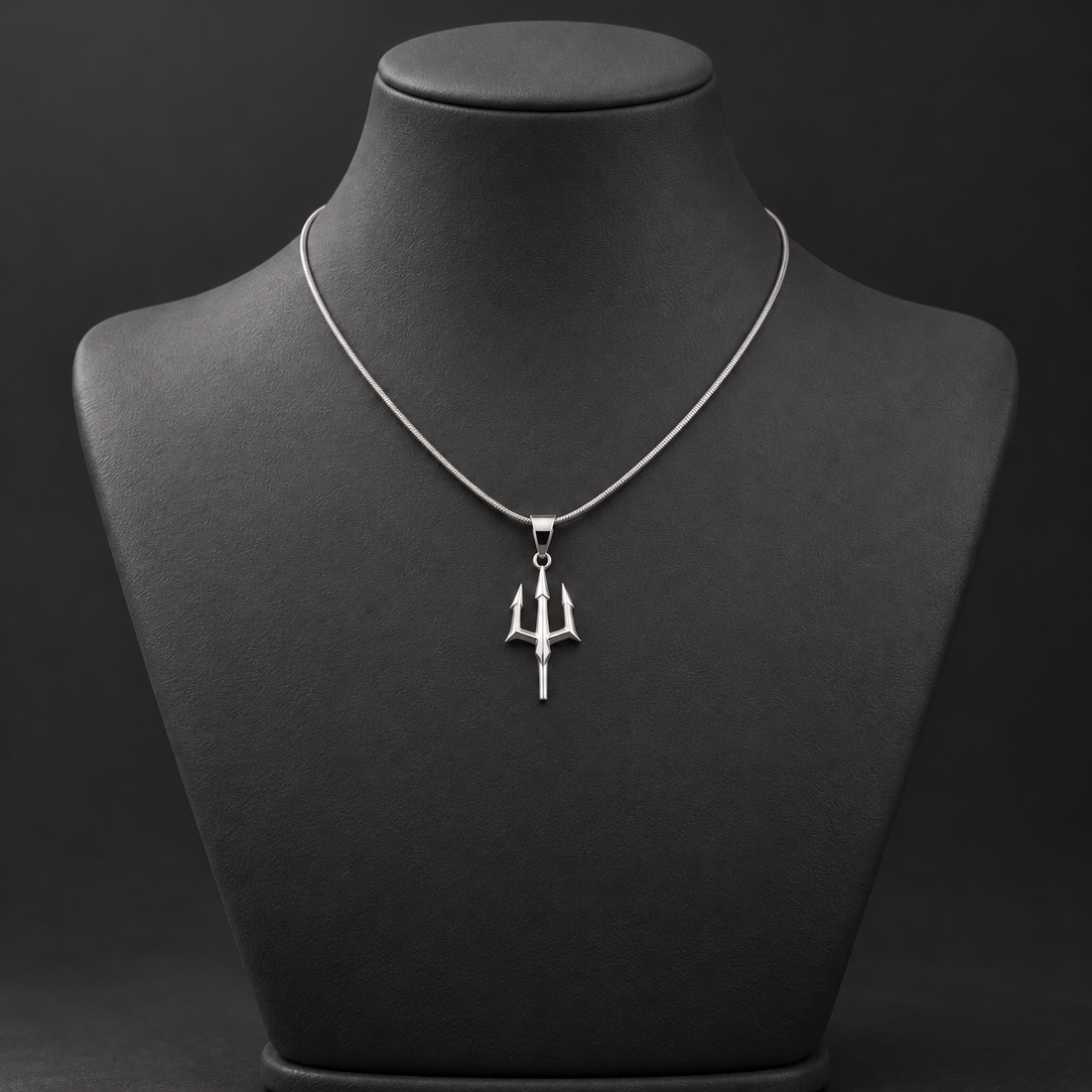 Necklace 1383 — product photograph