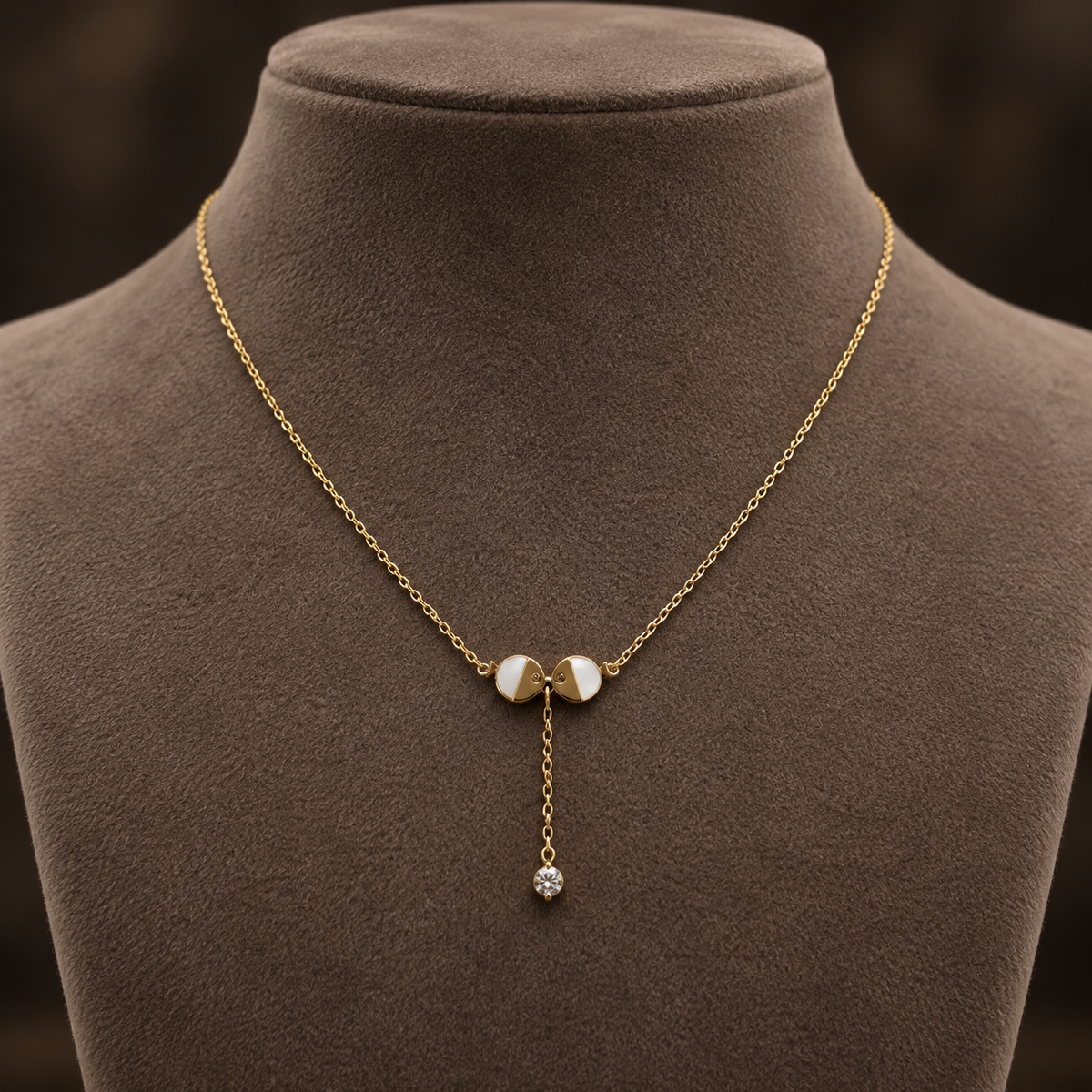 Necklace 1502 — product photograph