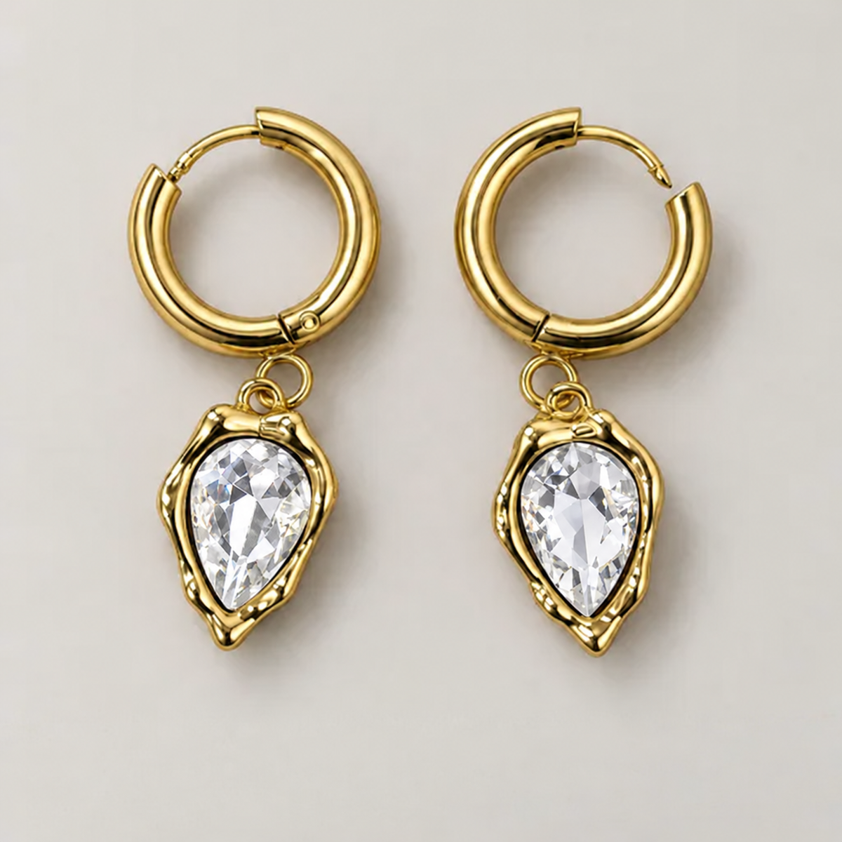 Earrings 683 — product photograph