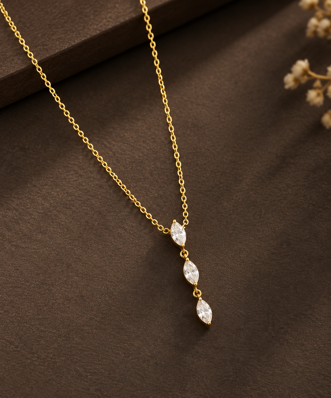 Necklace 1537 — product photograph