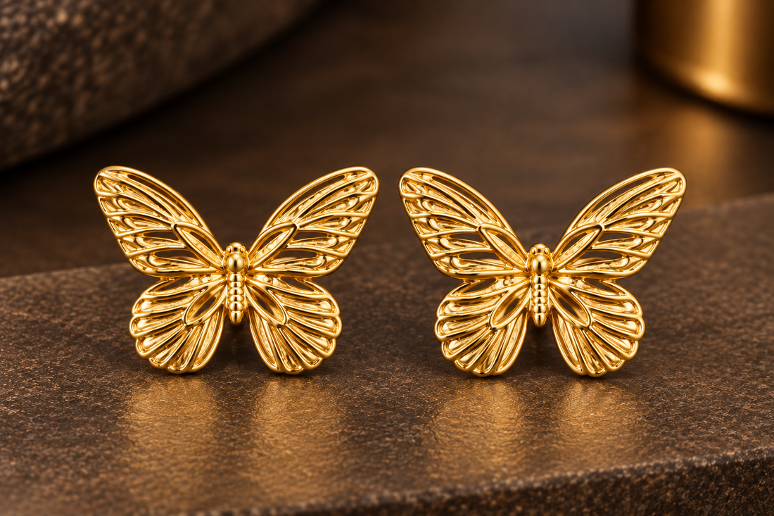 Earrings 747 — product photograph