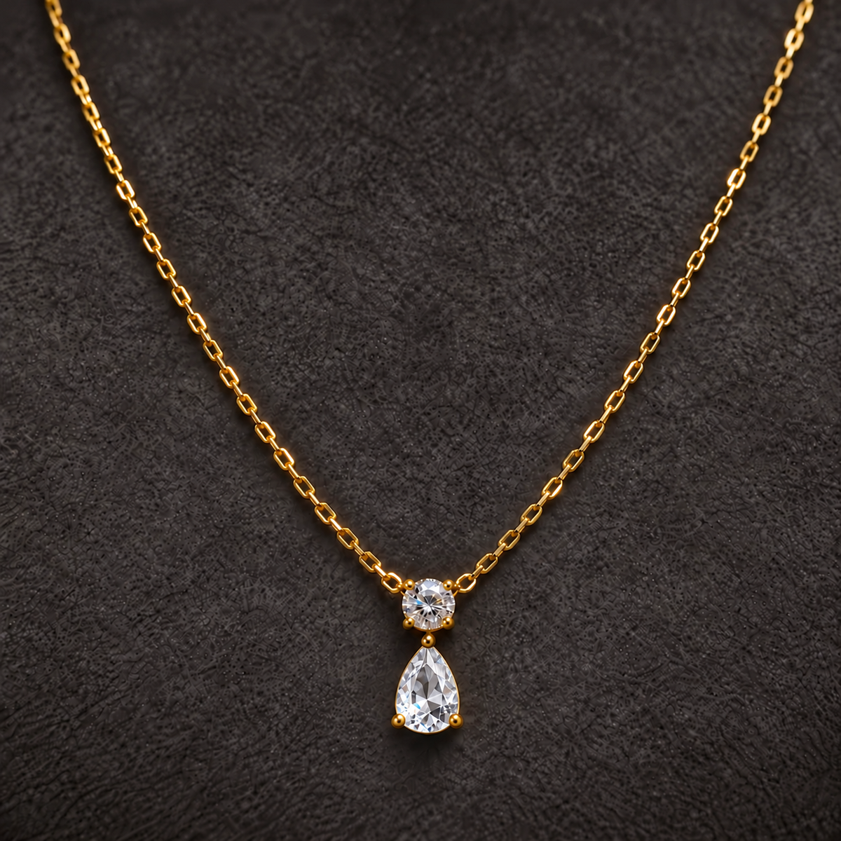 Necklace 1943 — product photograph