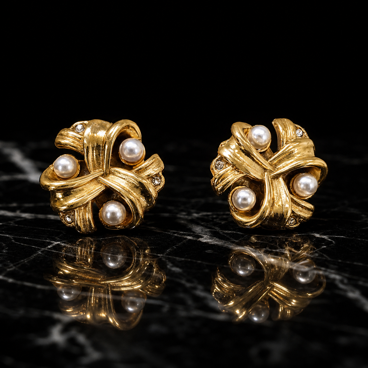 Earrings 550 — product photograph