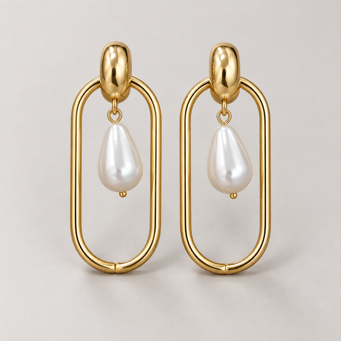 Earrings 682 — product photograph