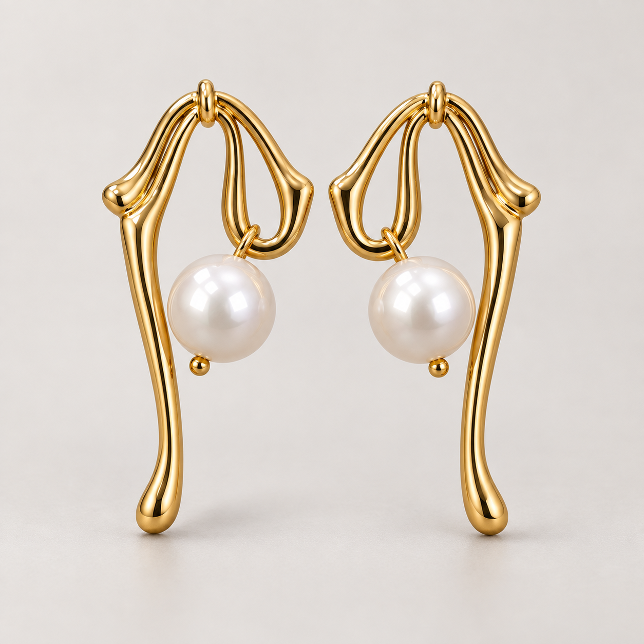 Earrings 676 — product photograph