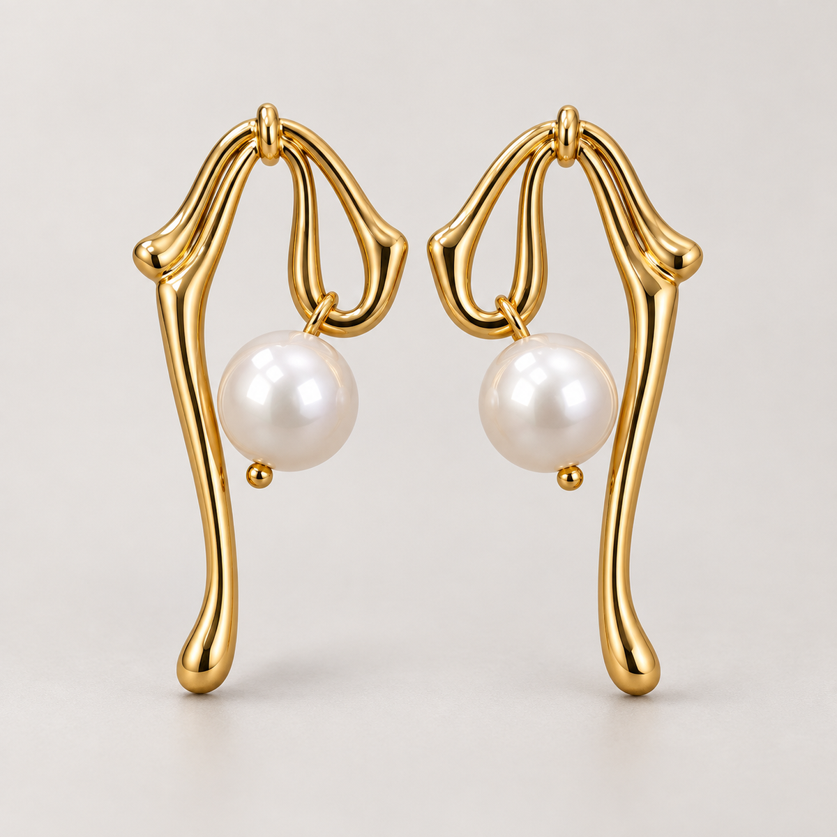 Earrings 676 — product photograph