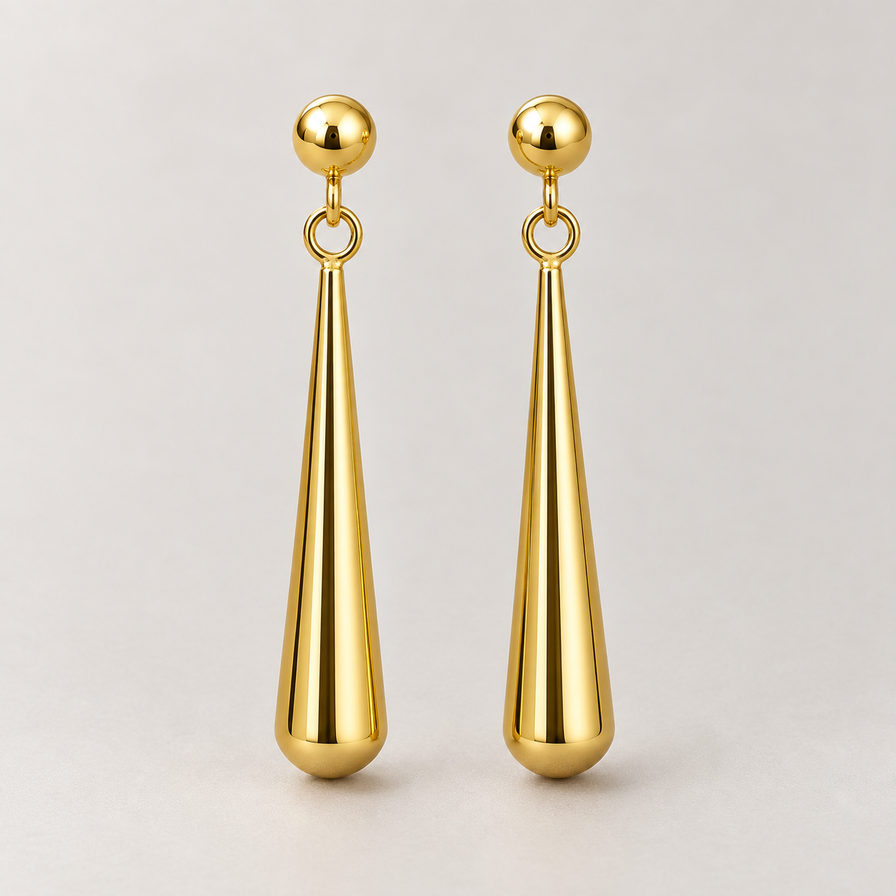 Earrings 672 — product photograph
