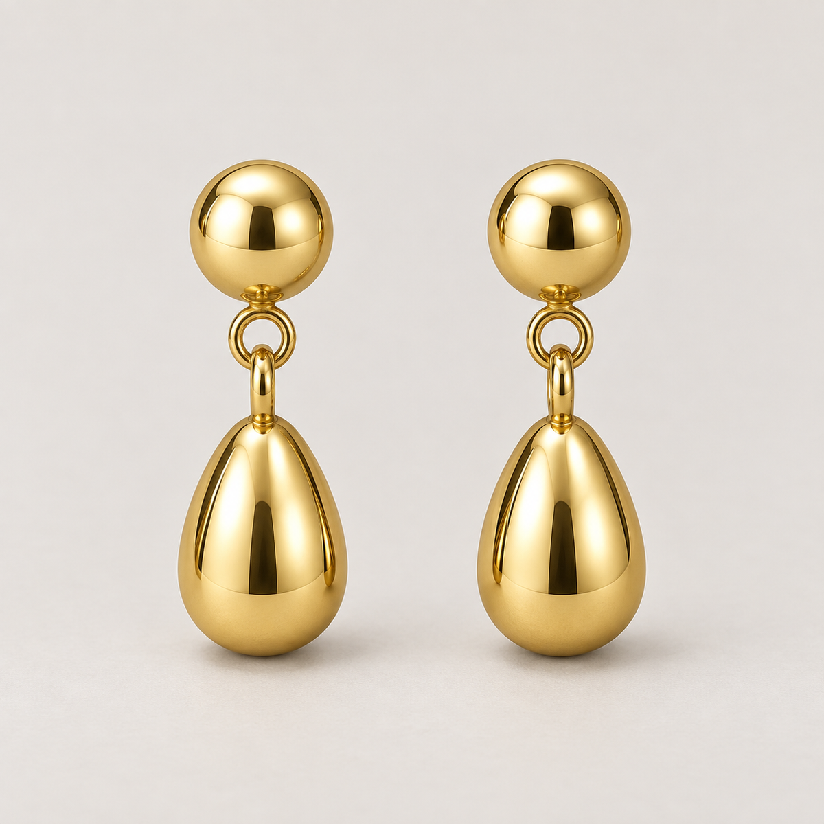 Earrings 673 — product photograph