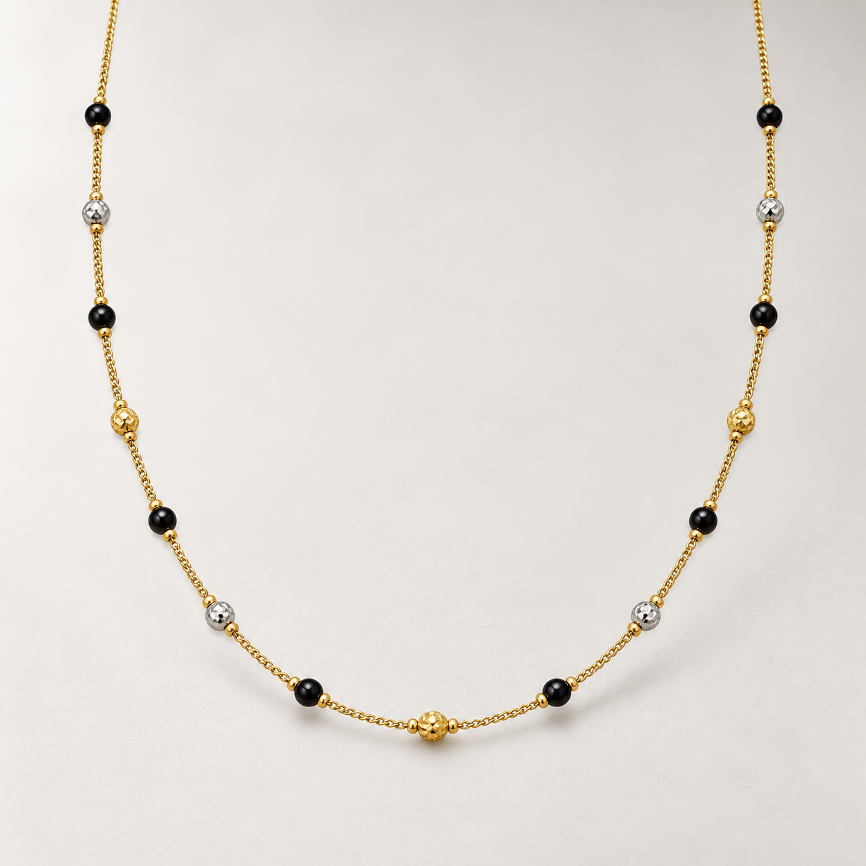 Necklace 1359 — product photograph