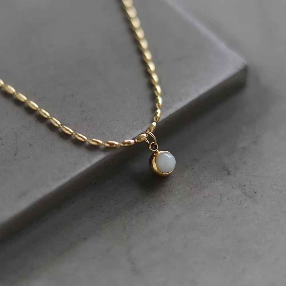 Necklace 1353 — product photograph