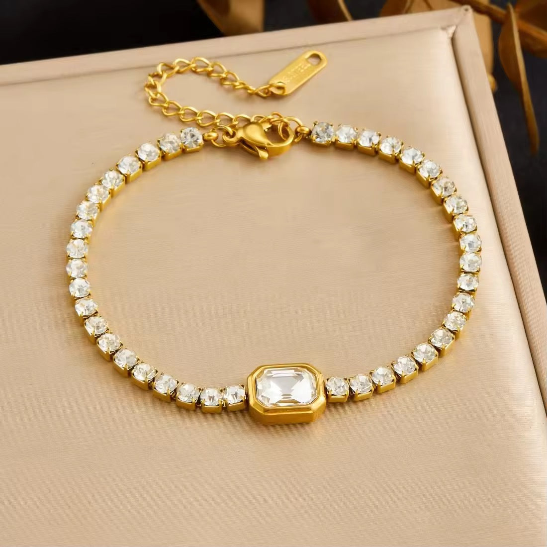 Chain Bracelet 075 - alternate view 2