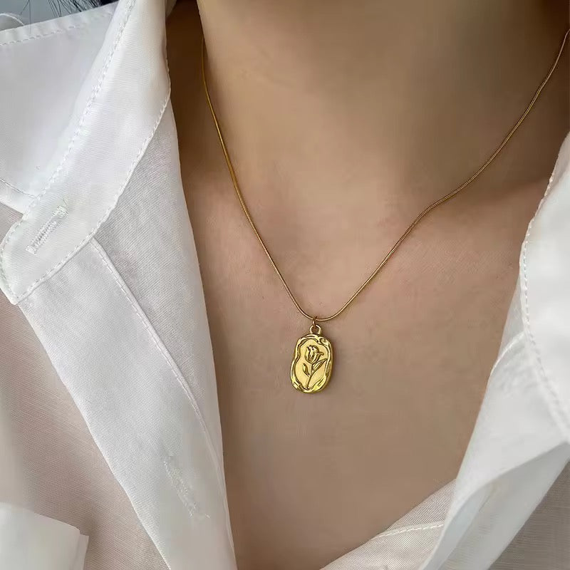 Necklace 539 - alternate view