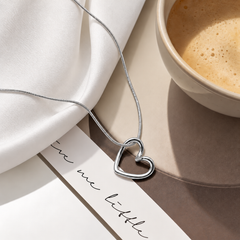 Necklace 1858 — product photograph