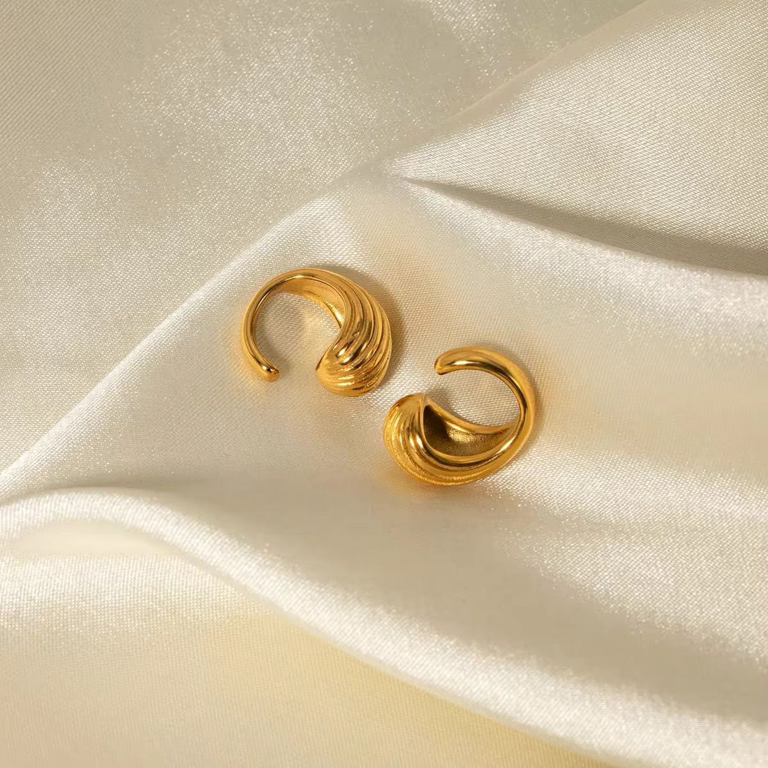 Earrings 356 (ear-cuff pair) - 316L stainless steel by Qimati
