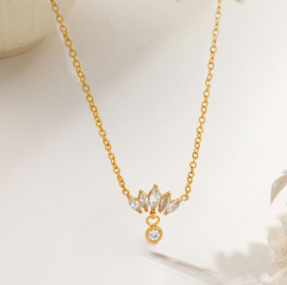 Necklace 1436 — product photograph
