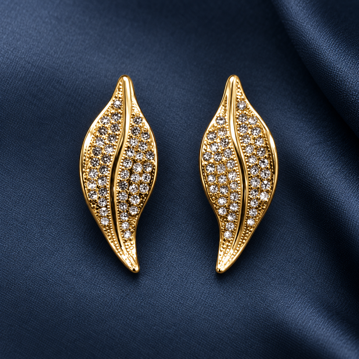 Earrings 818 — product photograph