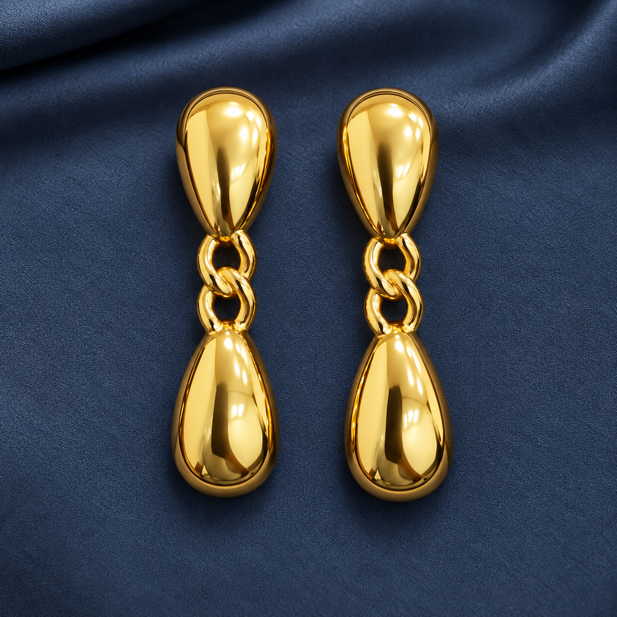 Earrings 824 — product photograph