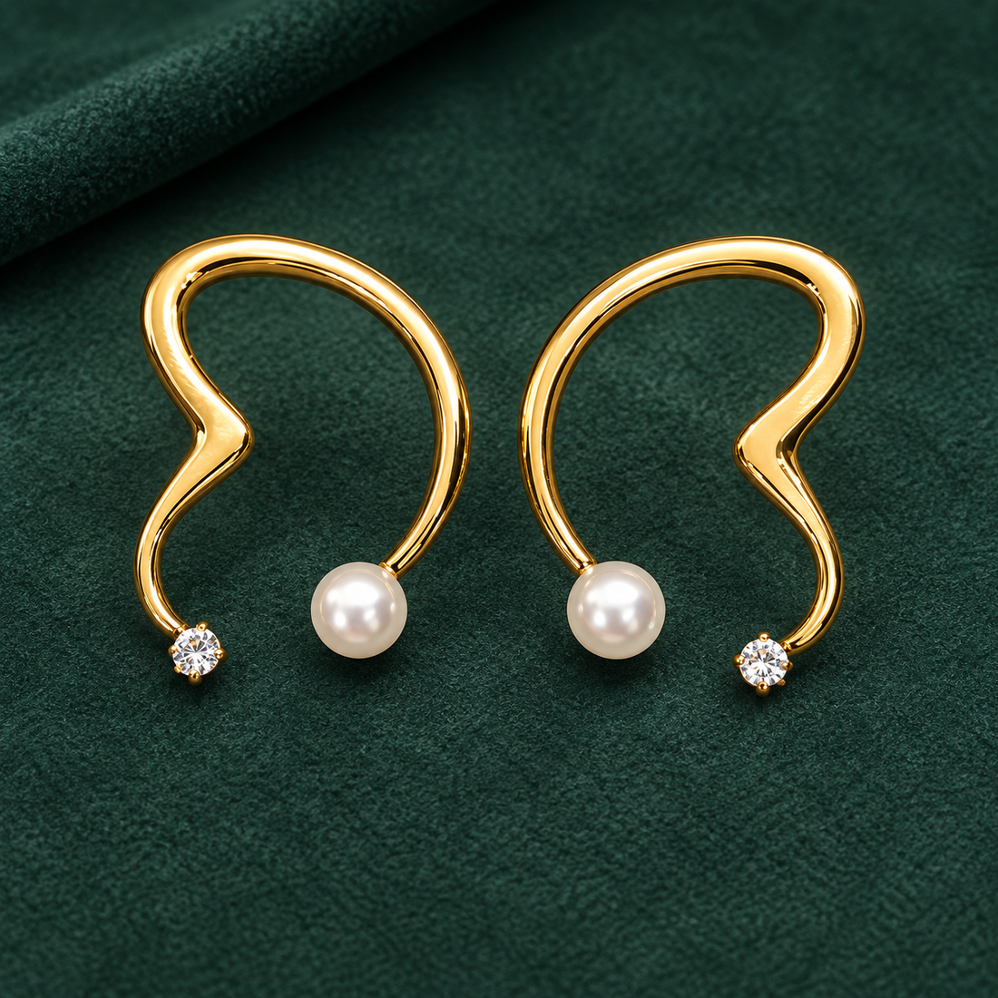 Earrings 813 — product photograph