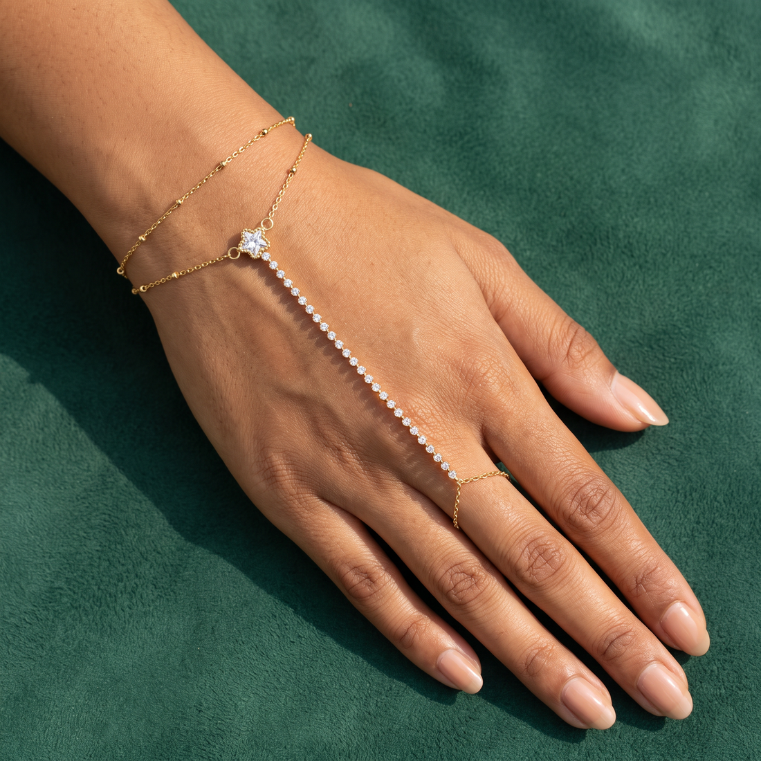 Hand Chain 079 — product photograph