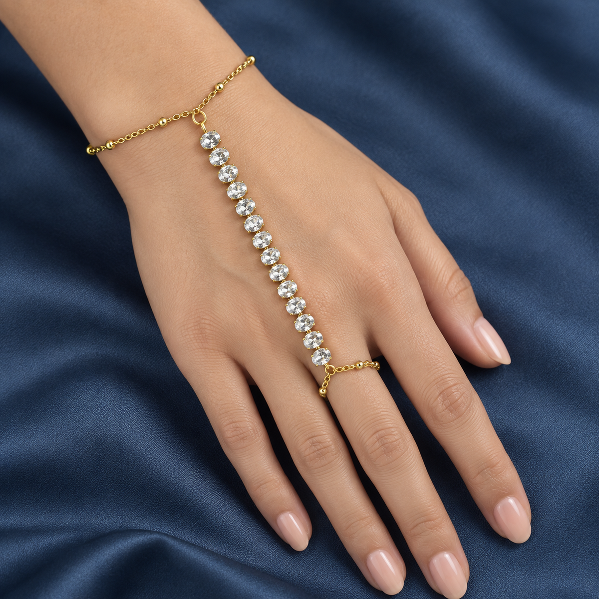 Hand Chain 081 — product photograph