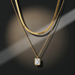 Necklace 1258 — product photograph