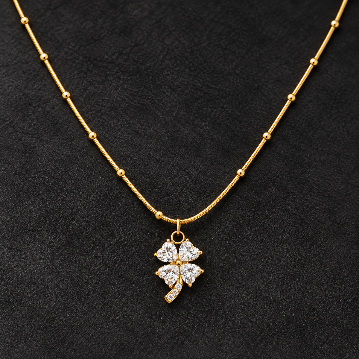 Necklace 1845 — product photograph