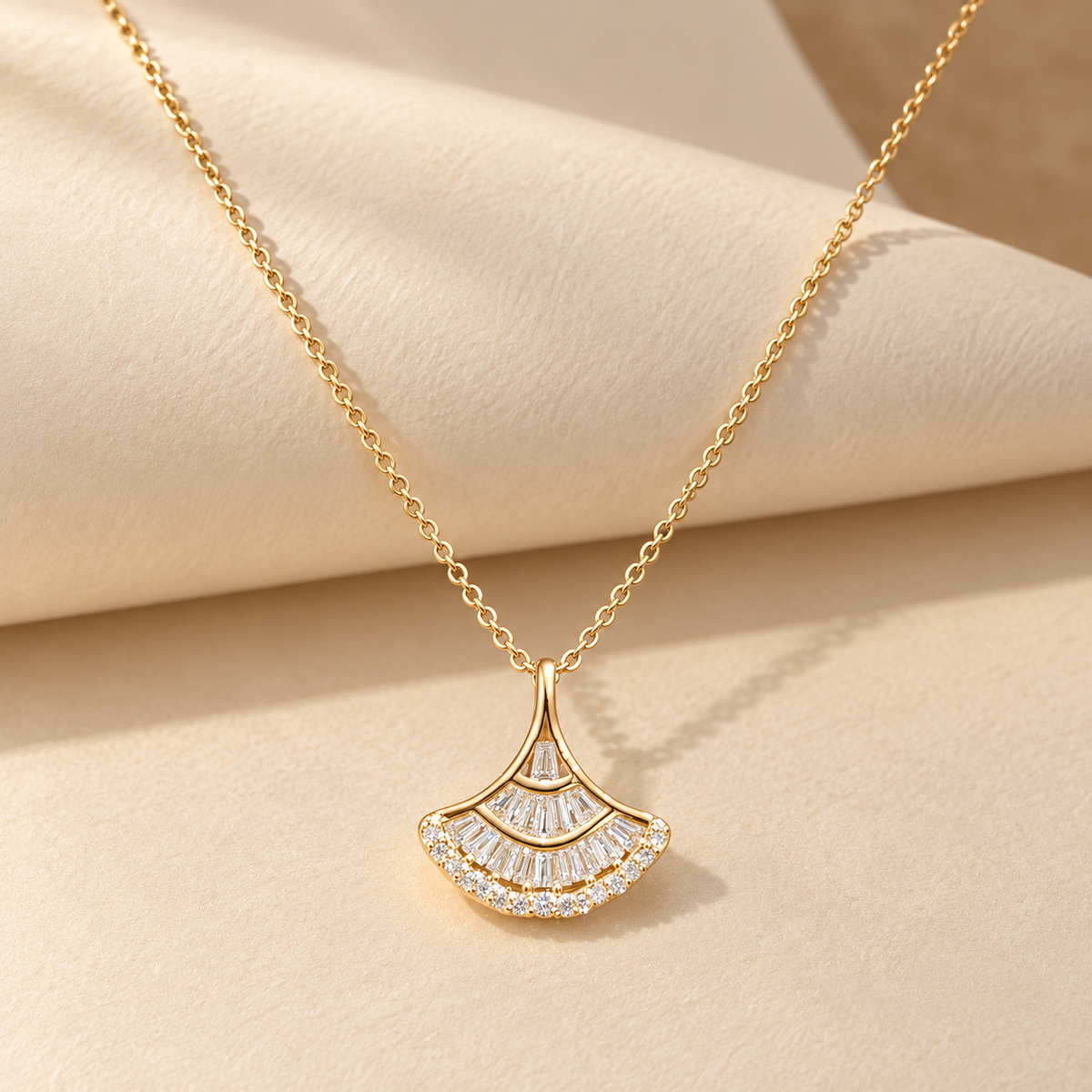 Necklace 1904 — product photograph
