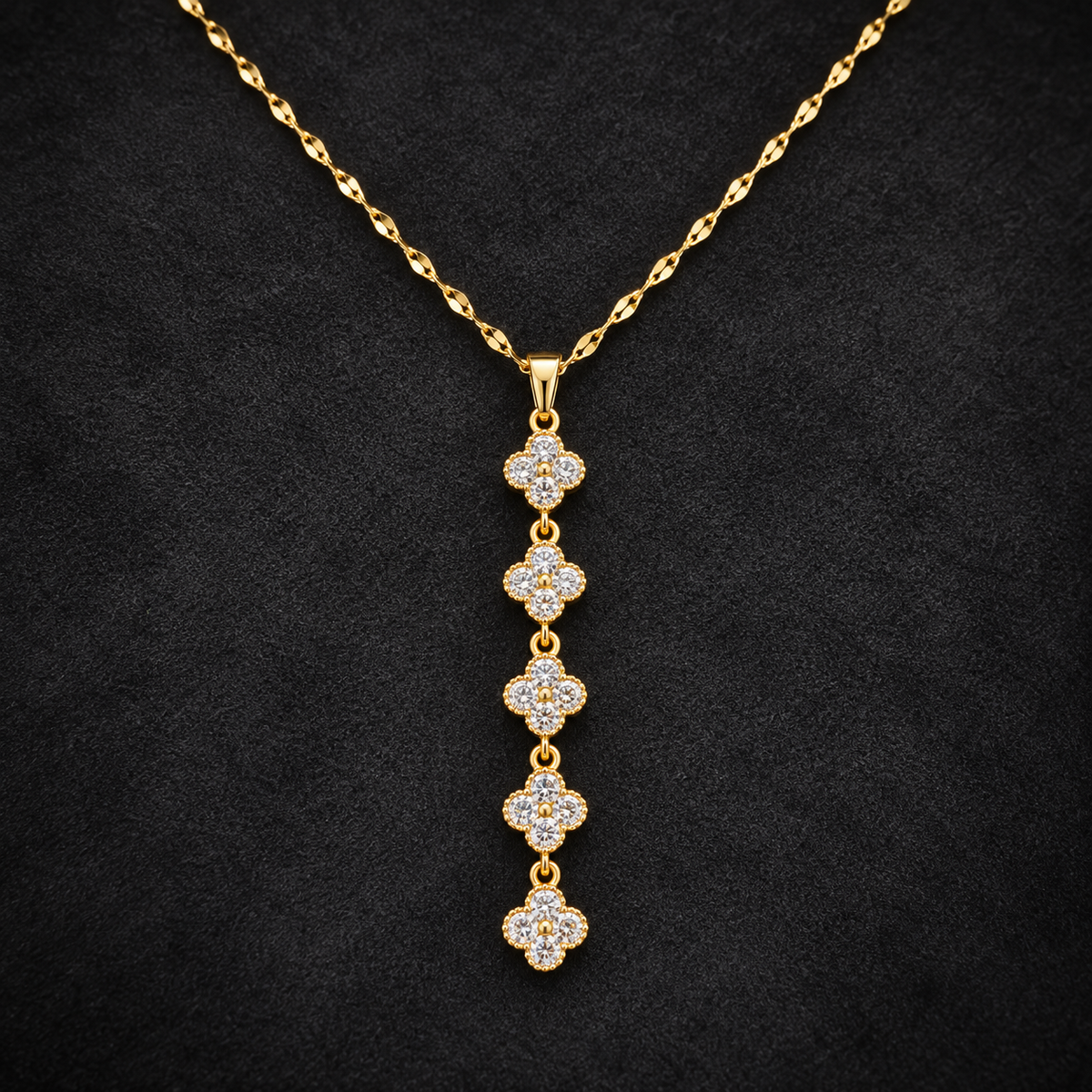 Necklace 1832 — product photograph
