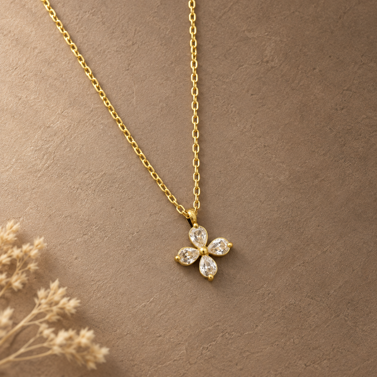 Necklace 1562 — product photograph