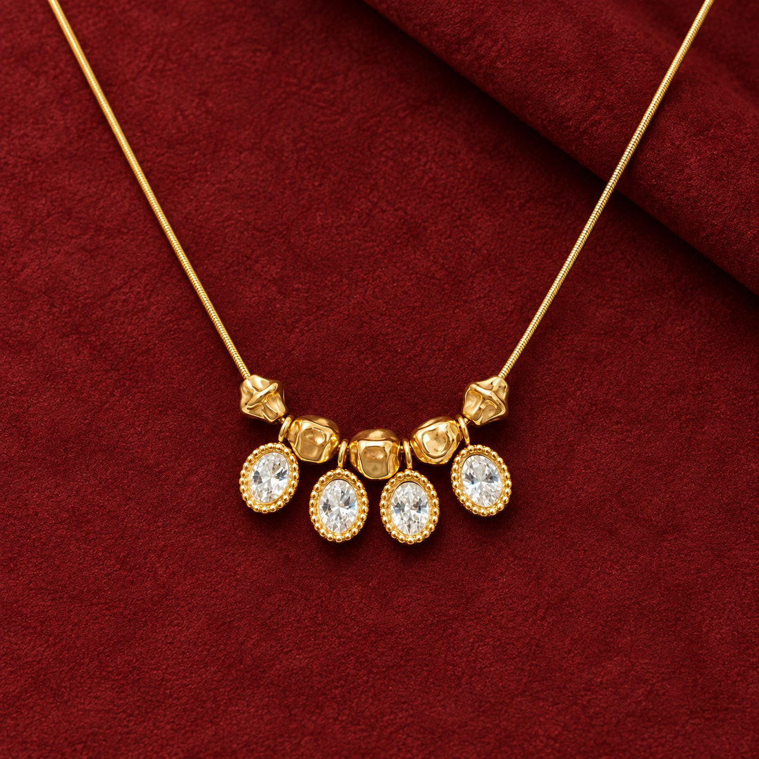 Necklace 1613 — product photograph