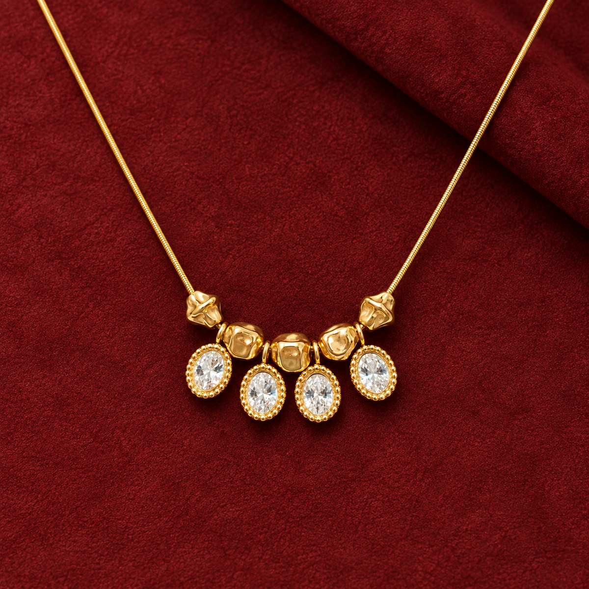 Necklace 1613 — product photograph