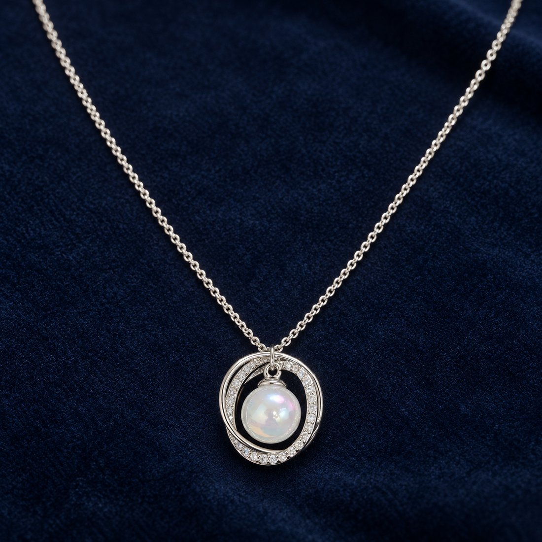 Necklace 1906 — product photograph